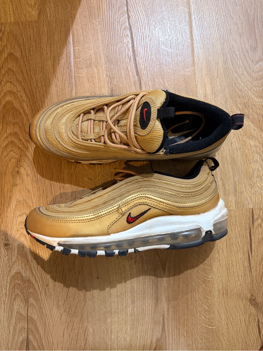Nile Airmax 97 (lightly used) size 8.5
